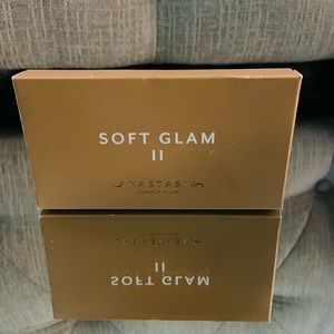 Anastasia Soft Glam 2